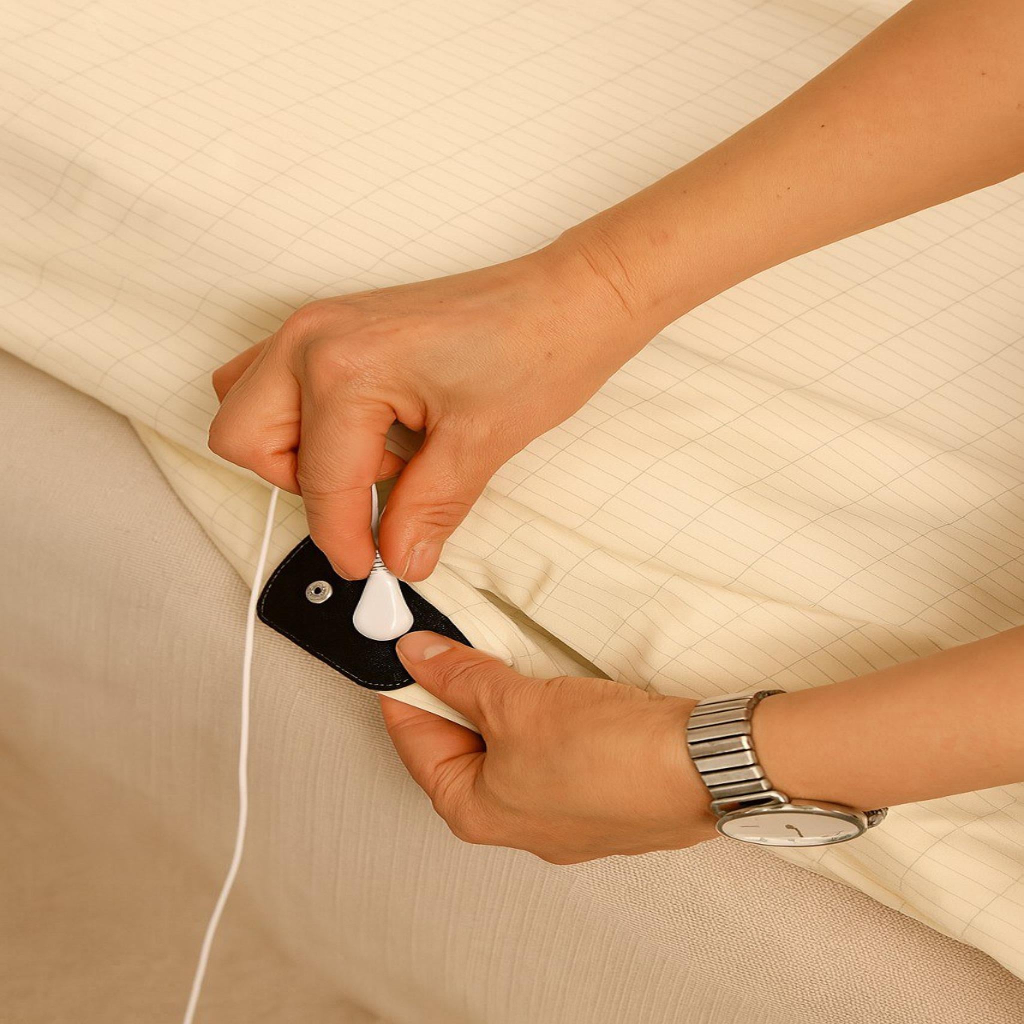 Under mattress sleep tracker